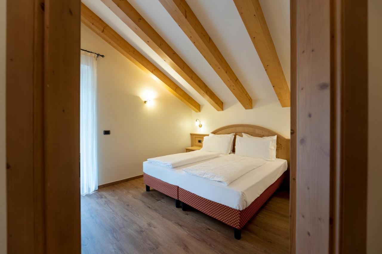 Hotel Lido - Slow & Natural Living Molveno Bagian luar foto