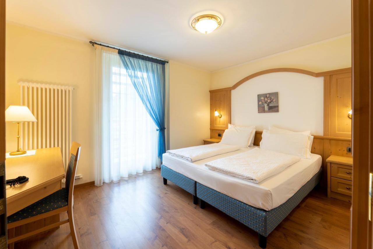 Hotel Lido - Slow & Natural Living Molveno Bagian luar foto