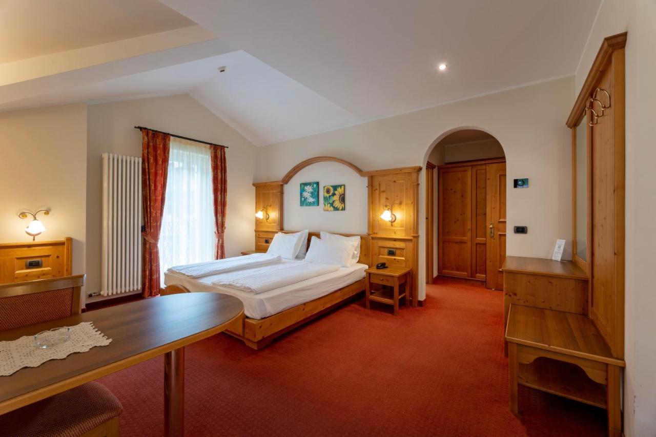 Hotel Lido - Slow & Natural Living Molveno Bagian luar foto