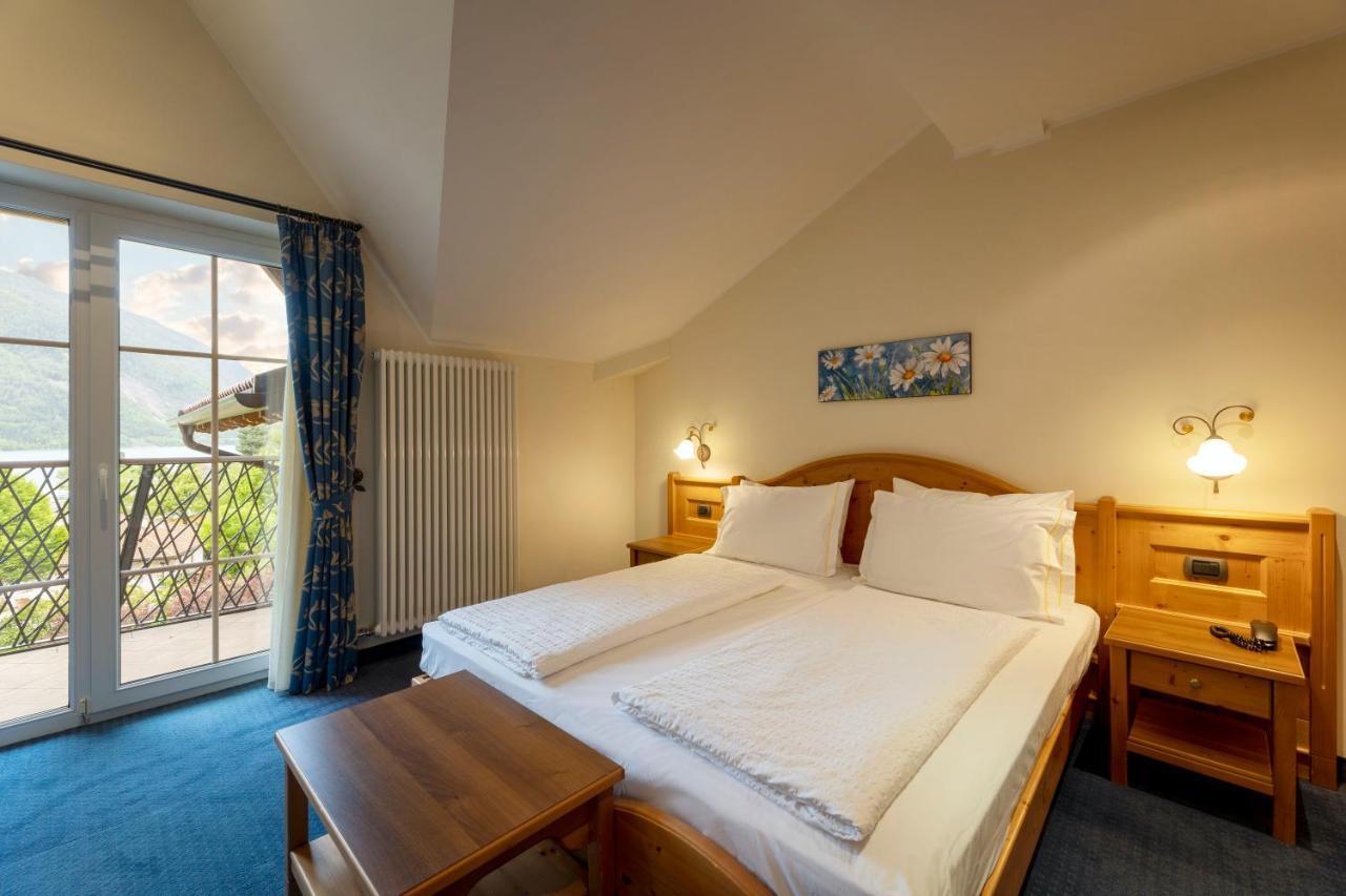 Hotel Lido - Slow & Natural Living Molveno Bagian luar foto