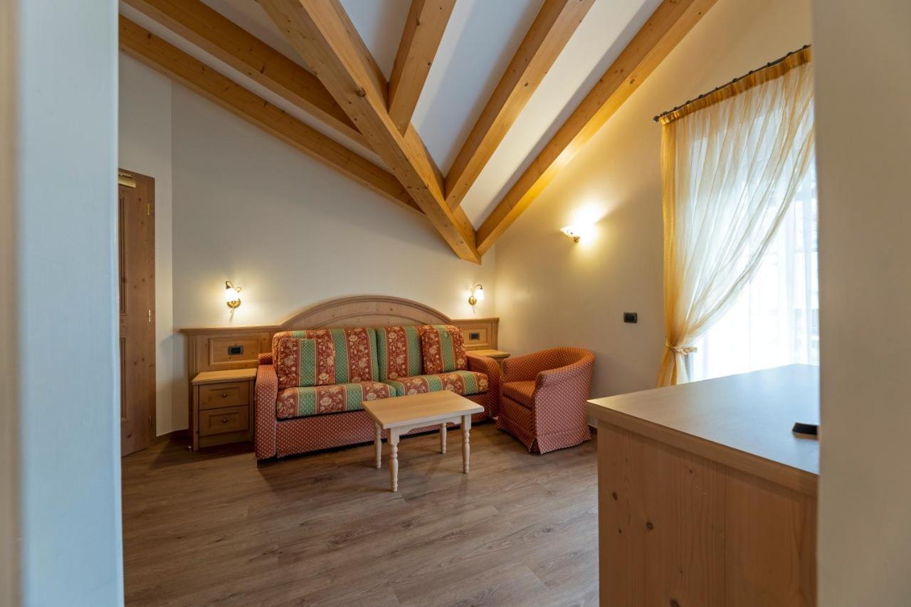 Hotel Lido - Slow & Natural Living Molveno Bagian luar foto