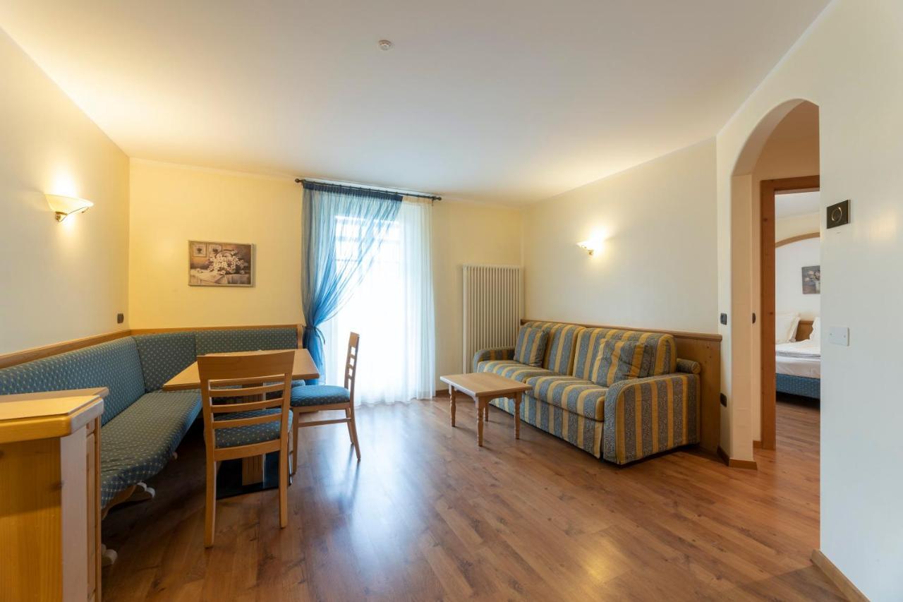 Hotel Lido - Slow & Natural Living Molveno Bagian luar foto