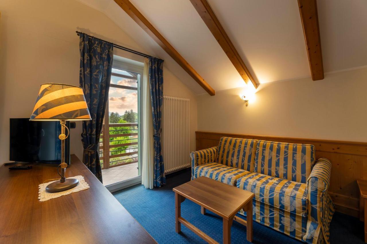 Hotel Lido - Slow & Natural Living Molveno Bagian luar foto