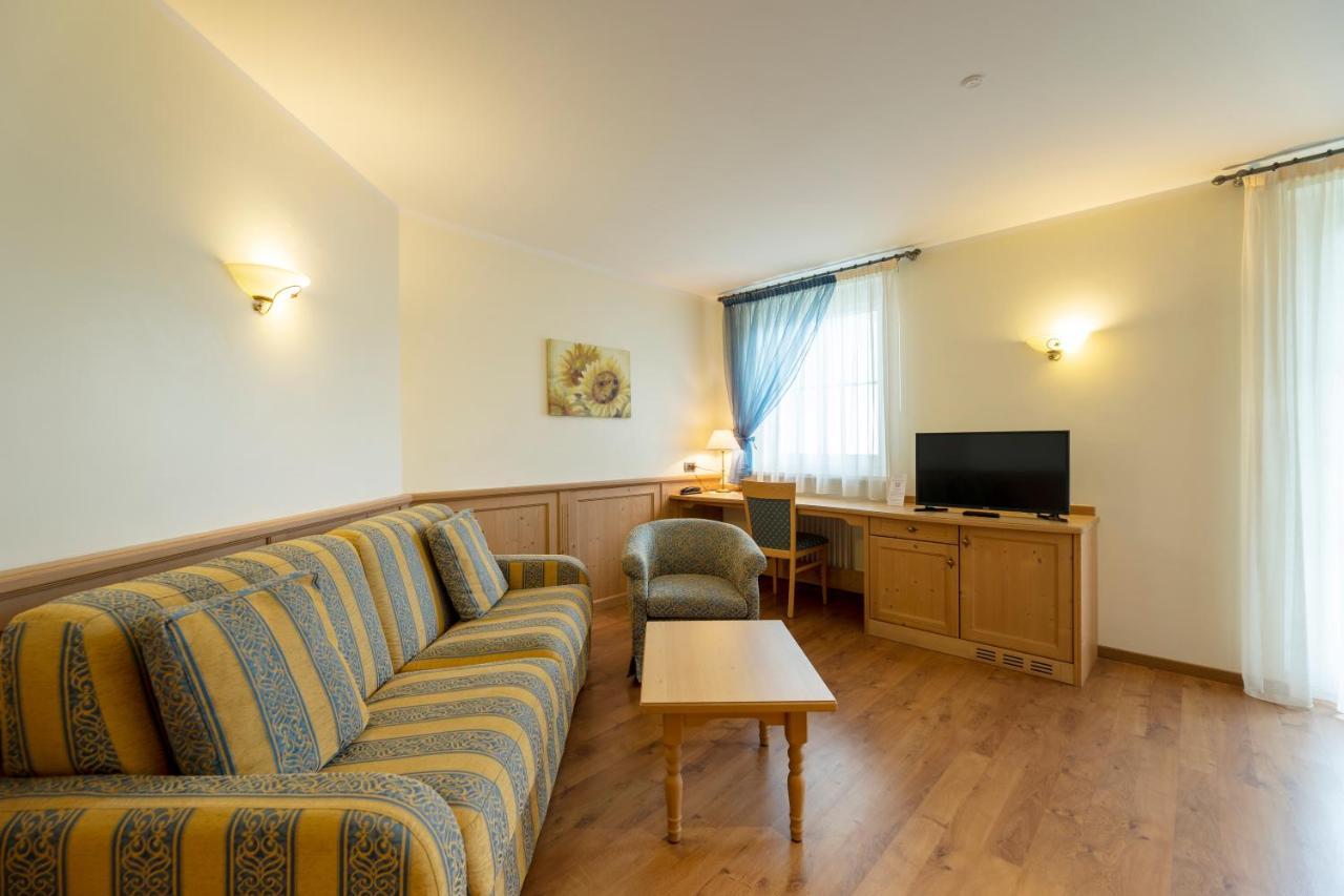 Hotel Lido - Slow & Natural Living Molveno Bagian luar foto