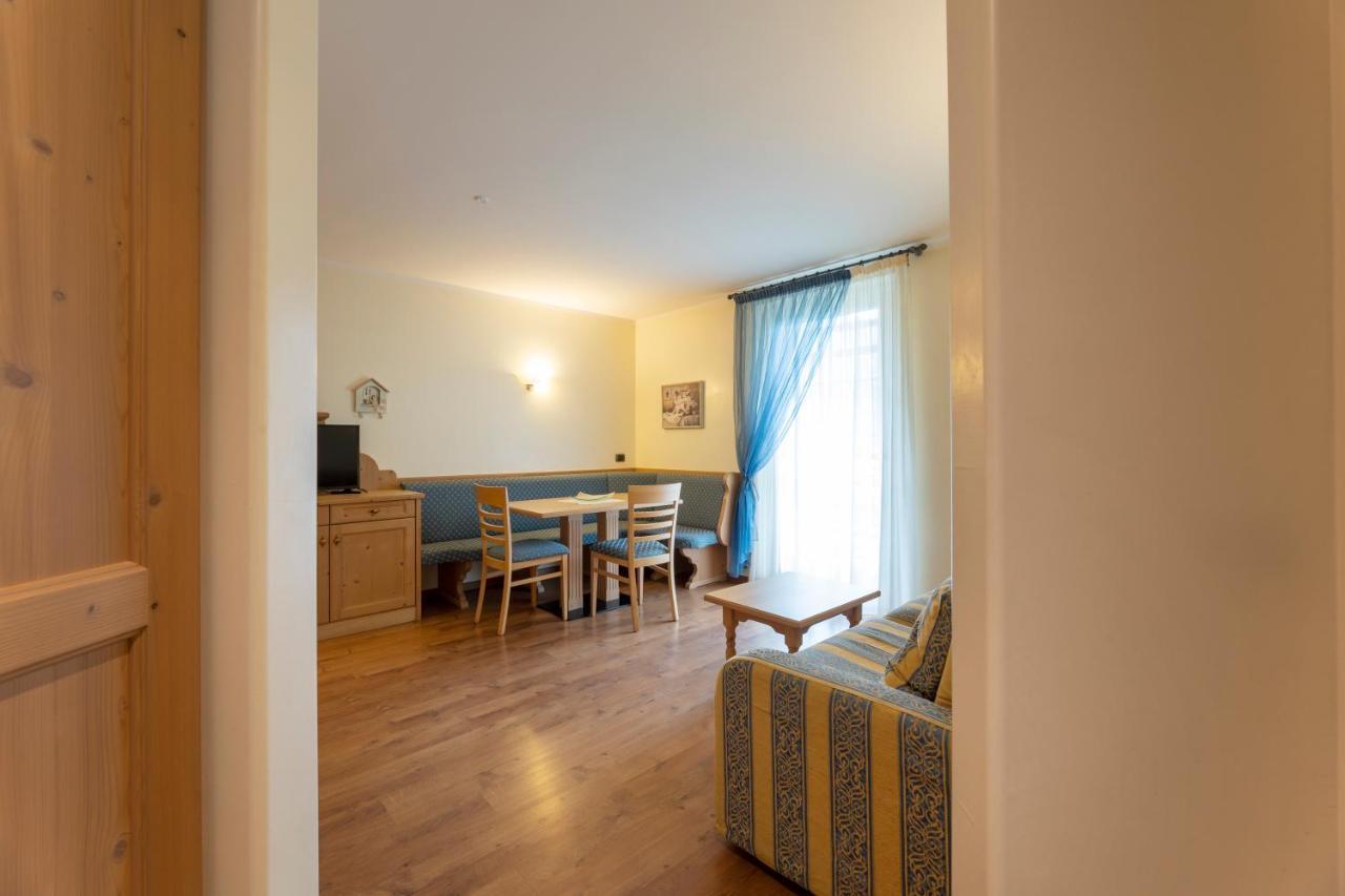 Hotel Lido - Slow & Natural Living Molveno Bagian luar foto