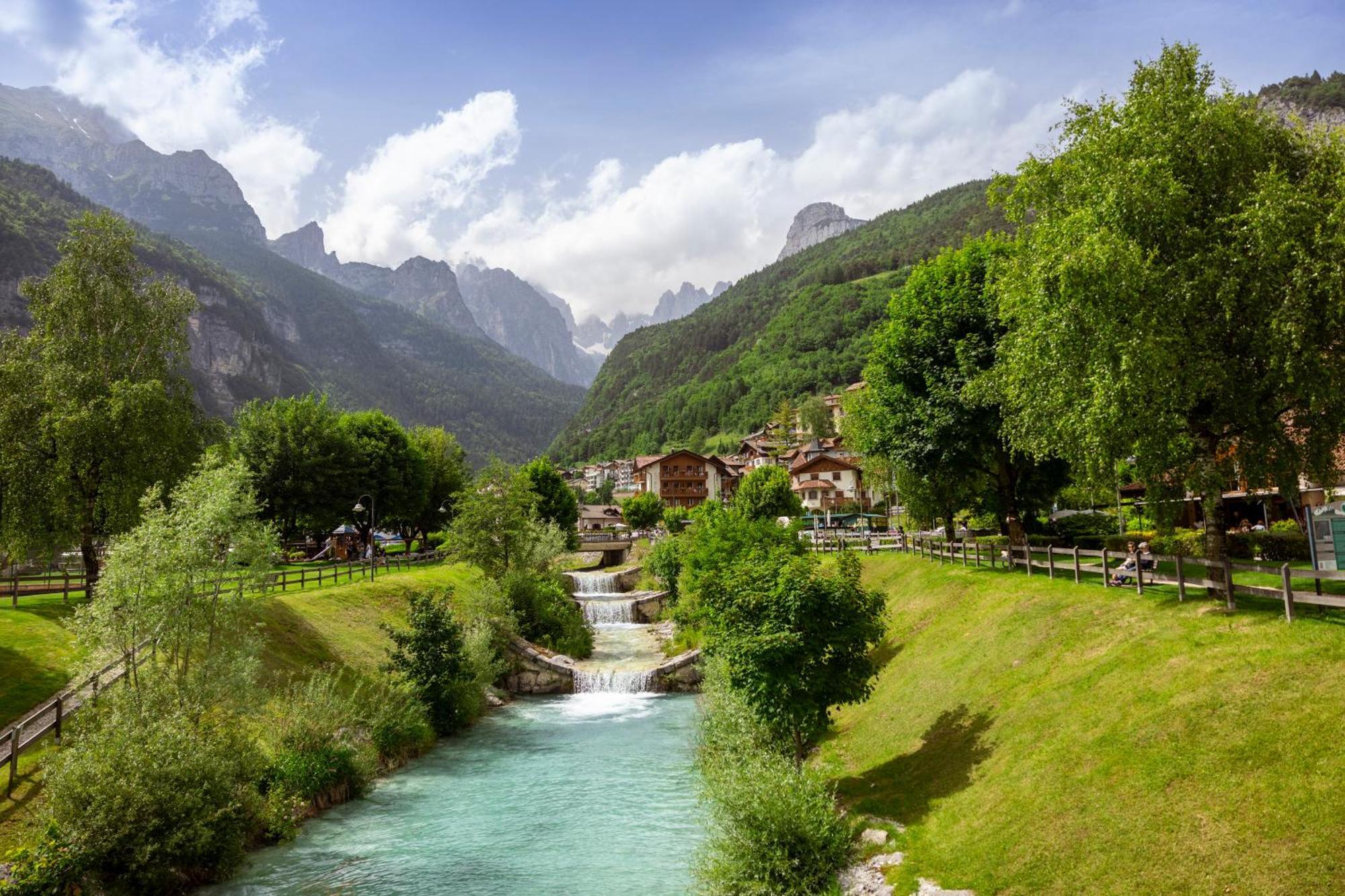 Hotel Lido - Slow & Natural Living Molveno Bagian luar foto