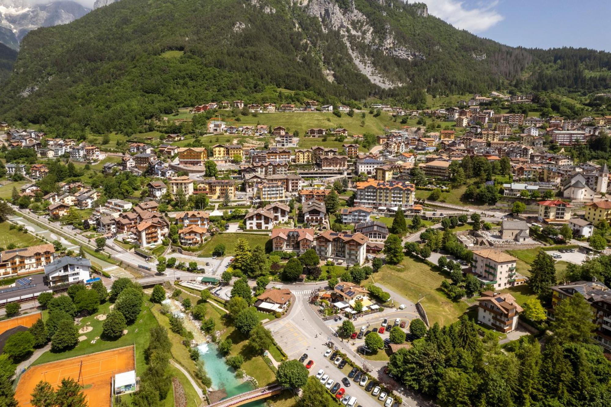 Hotel Lido - Slow & Natural Living Molveno Bagian luar foto