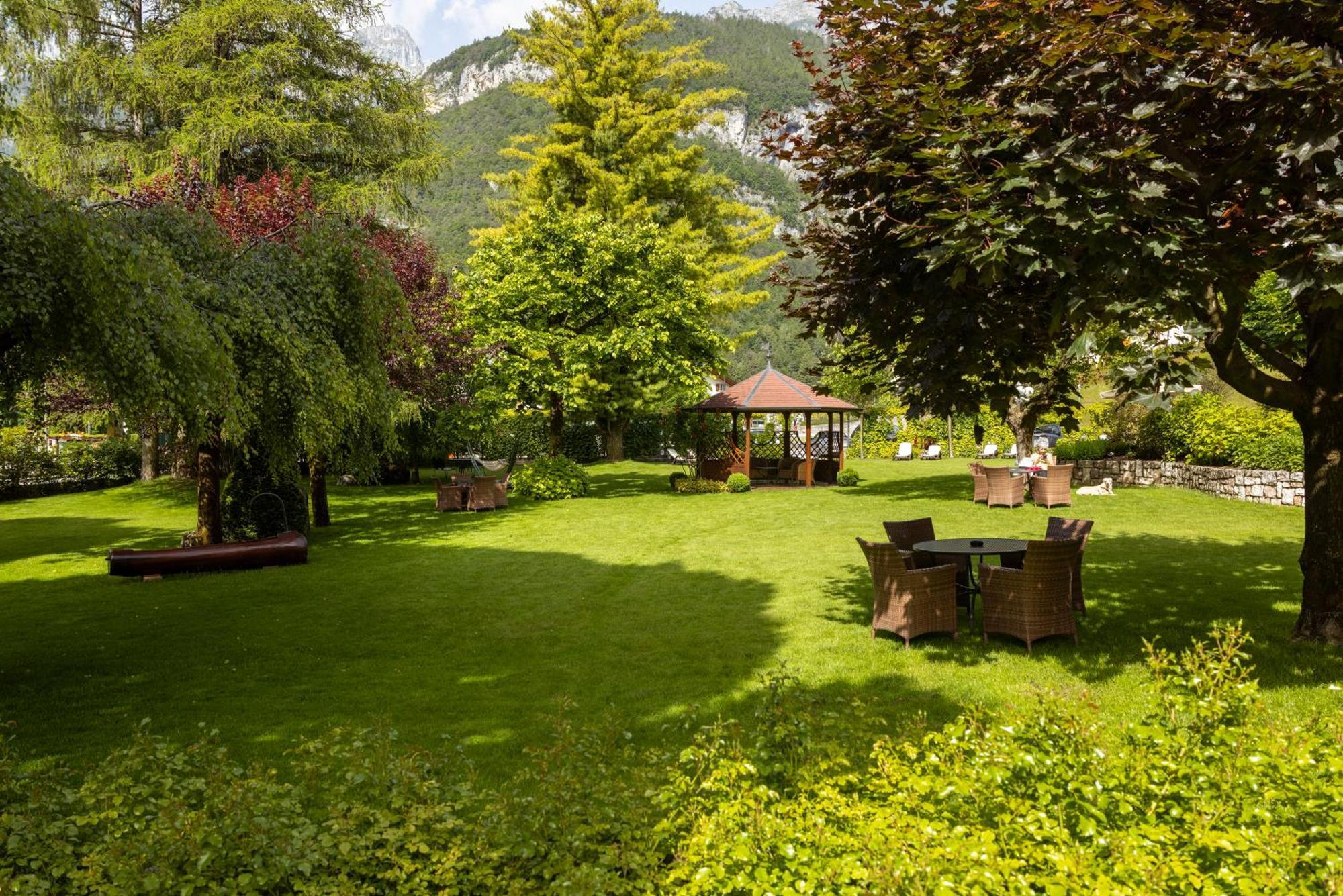 Hotel Lido - Slow & Natural Living Molveno Bagian luar foto