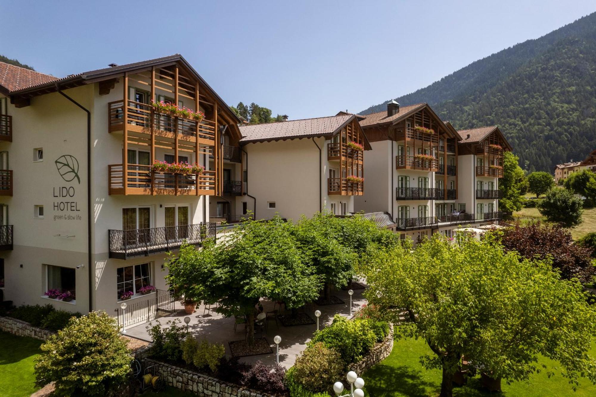 Hotel Lido - Slow & Natural Living Molveno Bagian luar foto