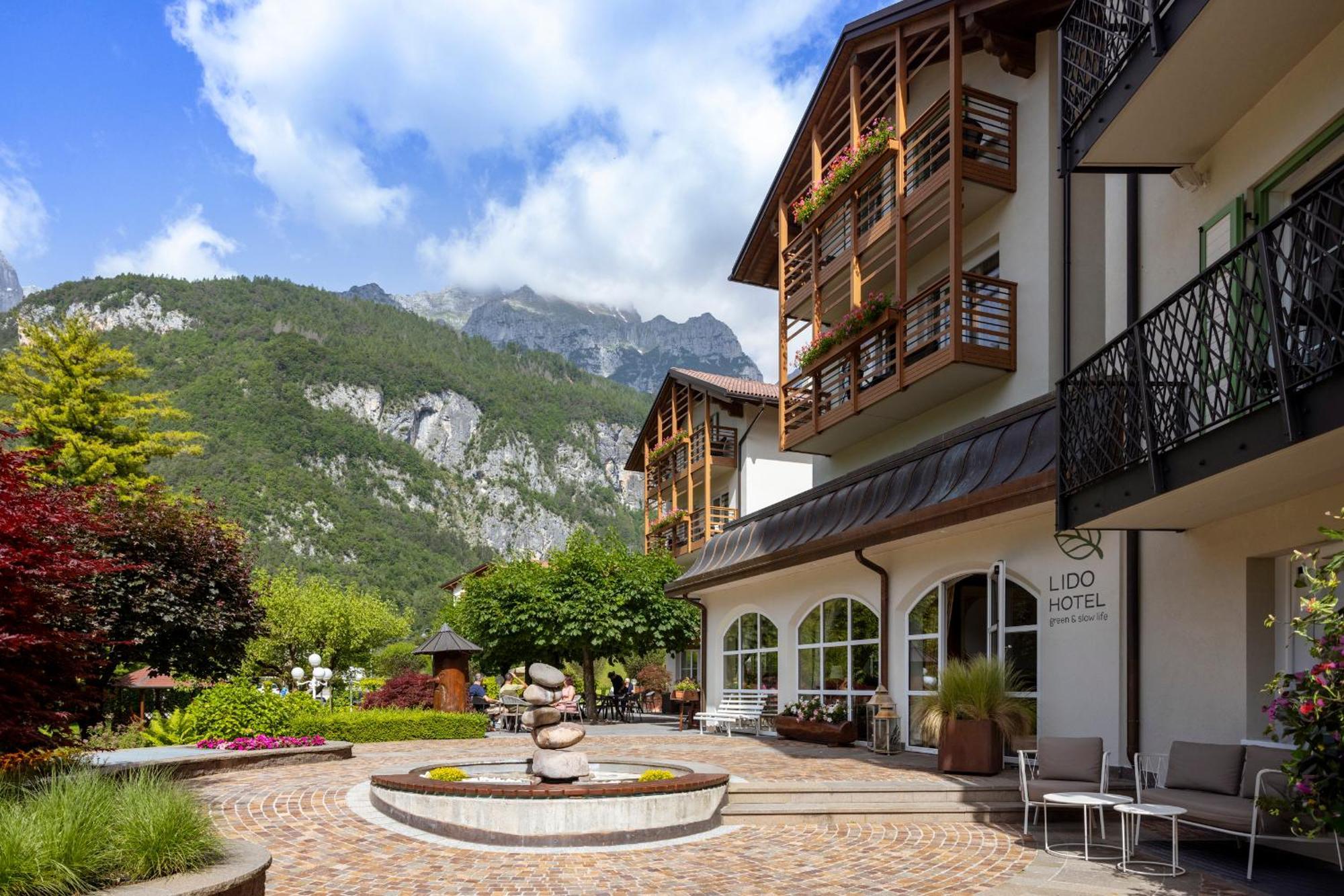 Hotel Lido - Slow & Natural Living Molveno Bagian luar foto