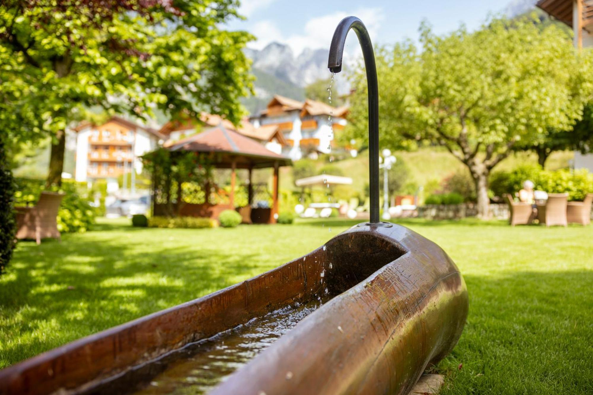 Hotel Lido - Slow & Natural Living Molveno Bagian luar foto