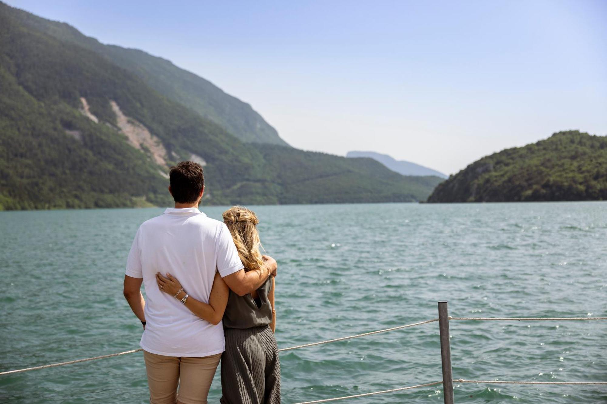 Hotel Lido - Slow & Natural Living Molveno Bagian luar foto